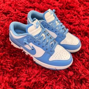 Nike low dunks unc blue